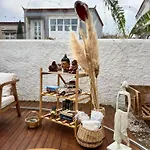 B House Otel *