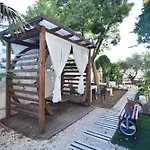 Otel B House *