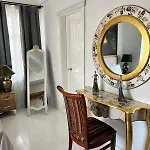 Otel B House