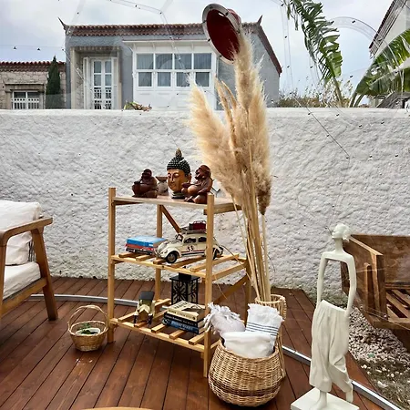 B House Hotel *