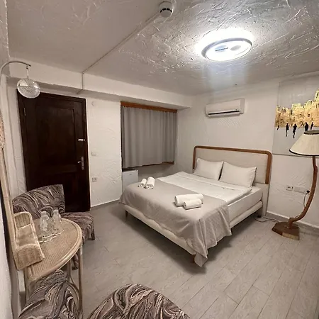 Hotel B House