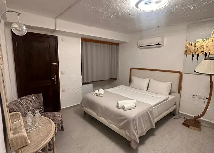 Hotel B House