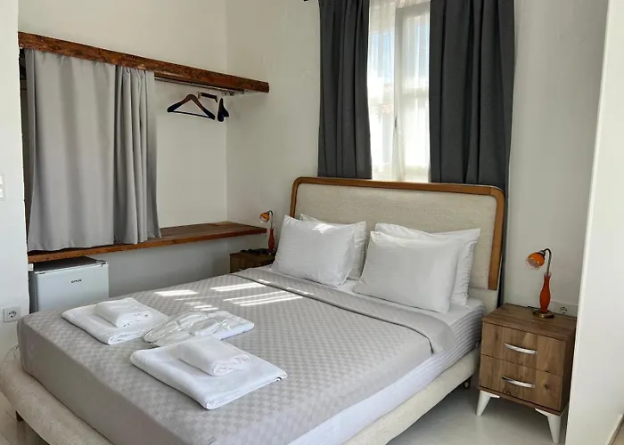 Hotel B House *