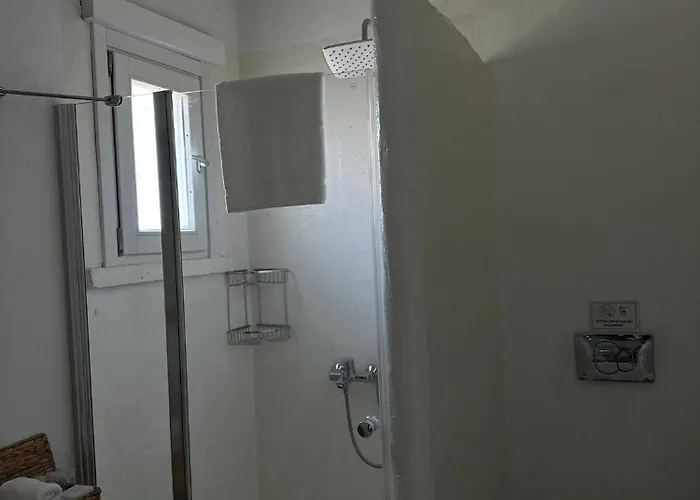 Hotel B House *